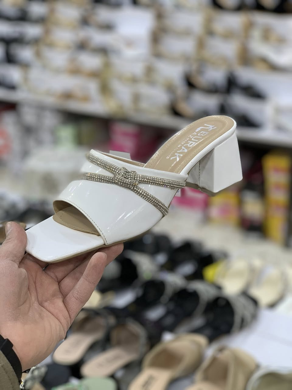 ارقی مودیلات ترکي✨✅
عنوان:سوق جمهوریة-عمارة البرکة-بصف صیاغة غازي

ڕاقیترین مۆدێلی تورکی✨✅
ناونیشان:بازاری جموری-بینای البرکە-تەنیشت ئاڵتونی غازي

https://www.snapchat.com/add/qasr_lla7zya?share_id=FMjmuimFSgiIRSZS9-A0-Q&locale=ar_IQ


**إذا كنت صاحب هذا الإعلان وتريد حذفه لأي سبب، رجاءا أرسل رسالة إلى الدعم الفني**