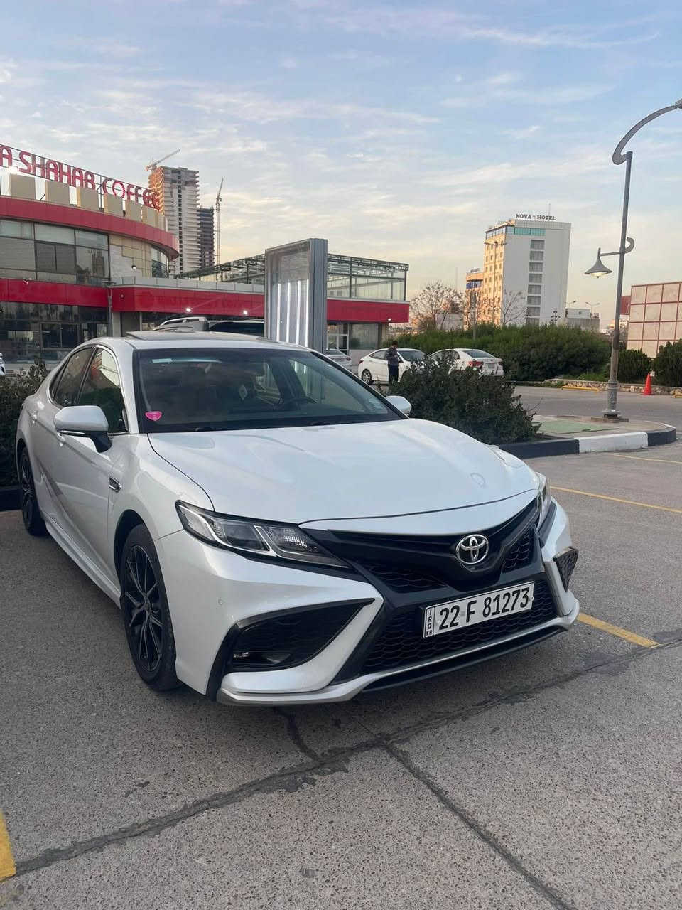 Toyota Camry 2023 SE 
سفري شركه جيهان SE 
فوول فوول مواسفات 
سلايت و بسمه و په رده 
موبايل شعن  كوشين كاره با 
شاشه گه وره 
سماعه JBL 
دعامي بو دعامي به شه رت 
بي بوياغ بي تعديل 
سعري ٢٦٨$ وره ق كه ميك مجال 
ئه گه ر مشتري په يوه ندي بكه به    *********** أربيل, العراق
