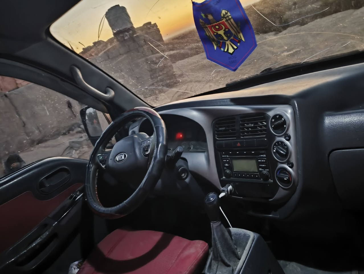 سلام عليكم للبيع كيا بنكو فحل موديل 14رقم ذي قار انكليزي مكفول كفاله بس باب البدي مرشوش صبغ  العنوان ناصرية السعر 118 وبيه مجال 📞📞 ‏‪0774 852 1526‬‏📞 ***********
