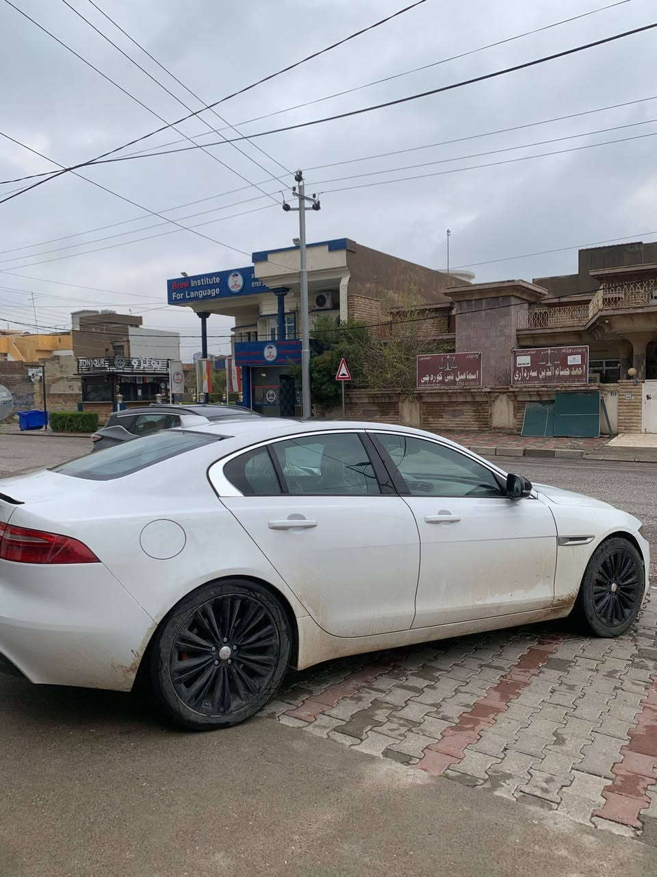 جاگوار XE ئەمریکی 
مــــــۆدیل / 2017 

مەکینە / ٤ پستۆن 20 تۆڕبۆ 
قـــــەپاغ مەکینە کرایتەوە 
ڕەقەم هەولێر 
سەنەوی نوێ 
ڕۆیشتن / 100 هەزار میل   فول مواصفات ، سلایت 
صبغ /  ۳ قطعە ی پێشی 
ئێڕباگ تەنهــــــا شان 

نـــــــرخ / 98 ورقە
شوێن /هەولێر أربيل, العراق


**إذا كنت صاحب هذا الإعلان وتريد حذفه لأي سبب، رجاءا أرسل رسالة إلى الدعم الفني**