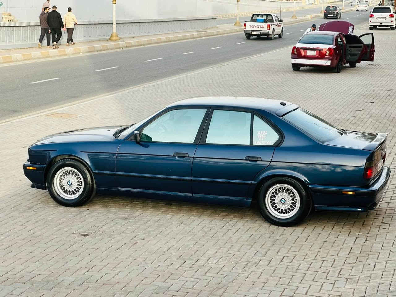 بسم لله الرحمن الرحيم
BMW/525iتك فانوس مسكر اصل 
موديل 1993رقم بغداد مميز بسمي سنويه لل2029 هزه ومداور كامل كله جديد ستوني محوله بسمي شخصيآ كير مكينه خير من الله شلعه ومعدل حداديه تكم تاير تبريد ثلج كلشي شغال بيه ضفيرته بلاد لا مجطله ولا مكصكصه شادله مروحه F01 كهربائيه كشره يخبل صبغ فقط داير جماليه 
سعر 65 مكاني بديوانيه ***********
