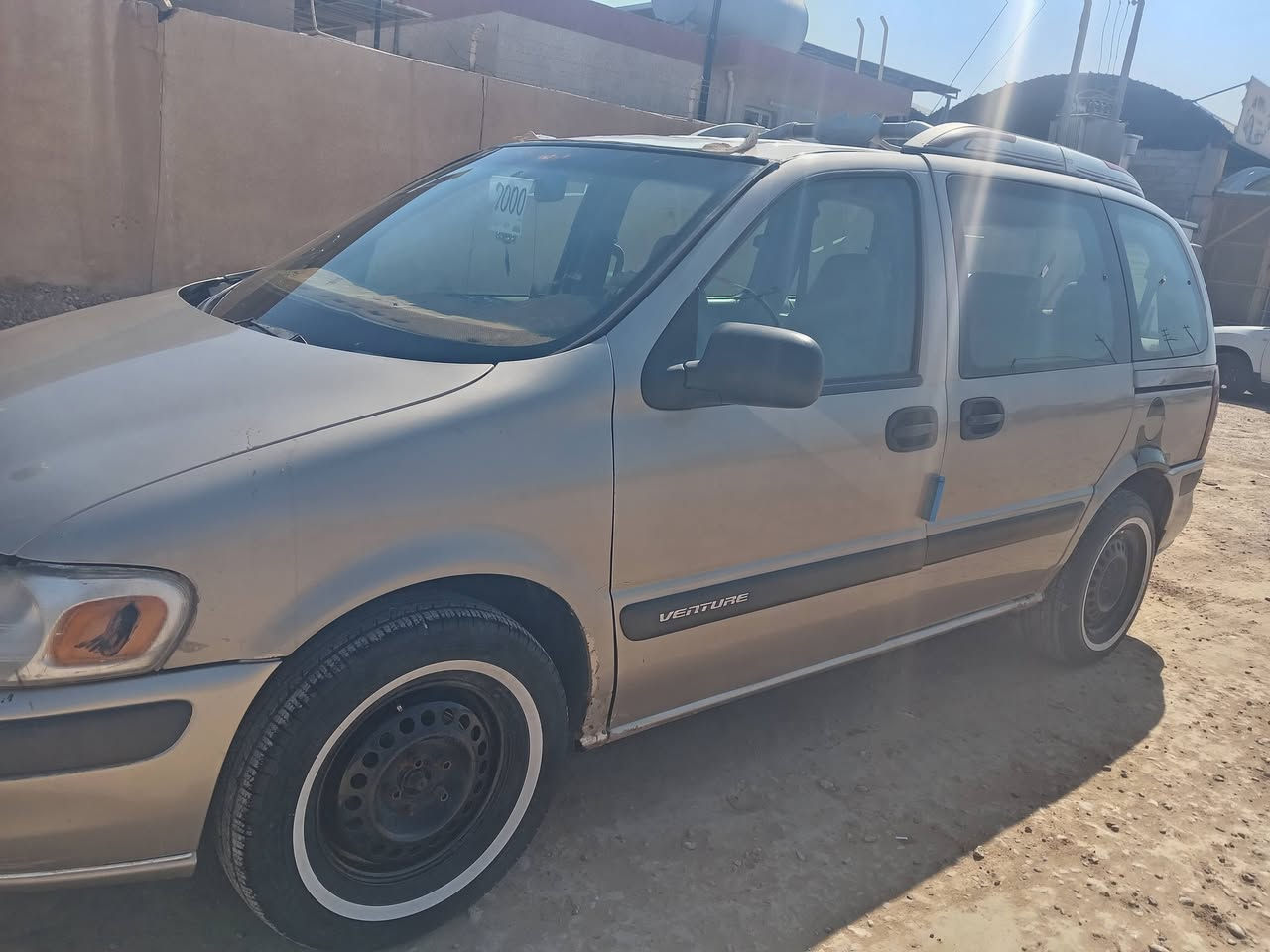 شوفر فنتير موديل 2000 رقم بغداد الدولي محرك وكير وتبريد و تخم تاير و داخل جديد حجم المحرك 3400 مكان السيارة ديالى بعقوبة السعر 50وبيه مجال الاتصال *********** اني مكلف بنشر
