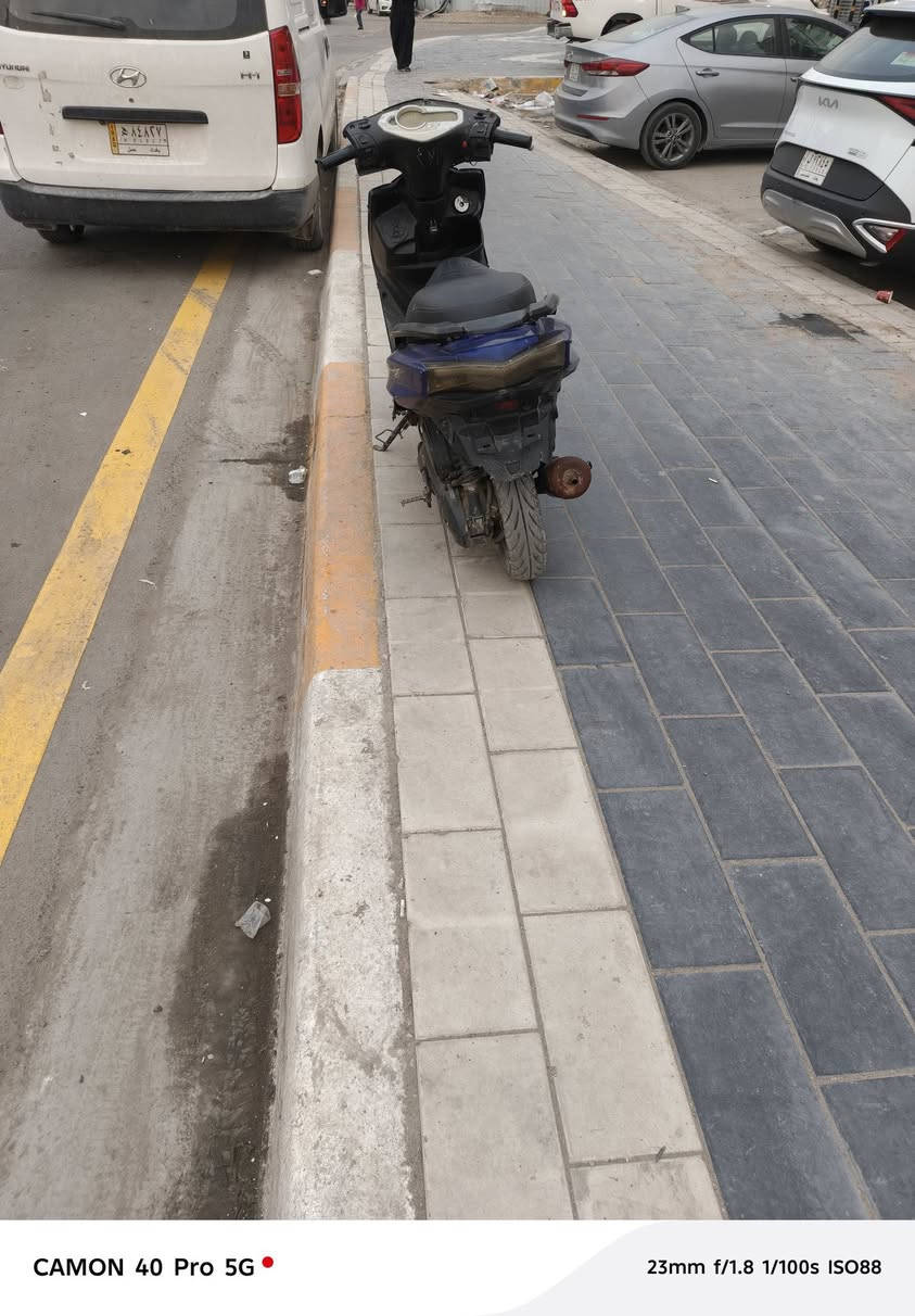 السلام عليكم سكنس نثيه وارد تايوان محرك ماكس بلاد المحرك جديد والكشر شوف العين كهربائات شغاله مكاني السياحي حي البتول  السعر ٢٥٠ وبيها مجال قليل  *********** كوم حديد
