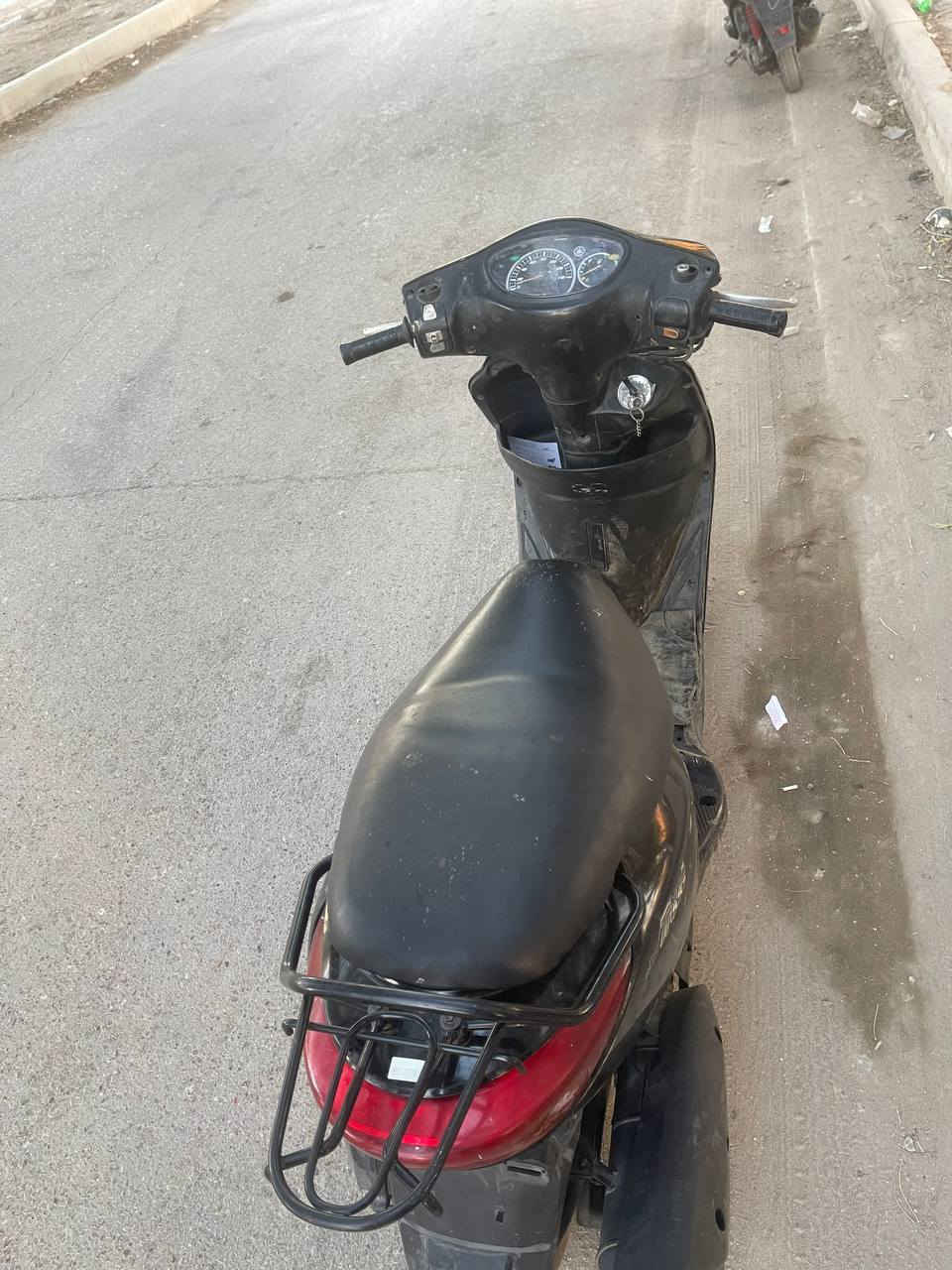 السلام عليكم دراجة اكزز للبيع الدرجة مكينة تخبل بل چيس و الكشر يخبل كربائيات كلهة شغال ب 550بيهة مجال الدراجة بس نواقص مكاني كاظمية***********
