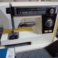 ماكنة خياطة • منزلية • قفل