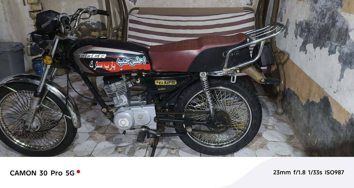 سلام عليكم درجة تايكر البيع موديل 2020 كامله وراق صولي كهربيات شاير باتري كله شغلات دشبول كلشي ماعايزه برغي🔩 واحد ماناقصه شغل طلع عيوني +مكينه ما مفتوحة نضيف كدامك درجة حلوه سعر 450 بيه مجال الطيبين رقم الهاتف *********** تصال عل رقم اخيي + مو شراي  لا تعبني
