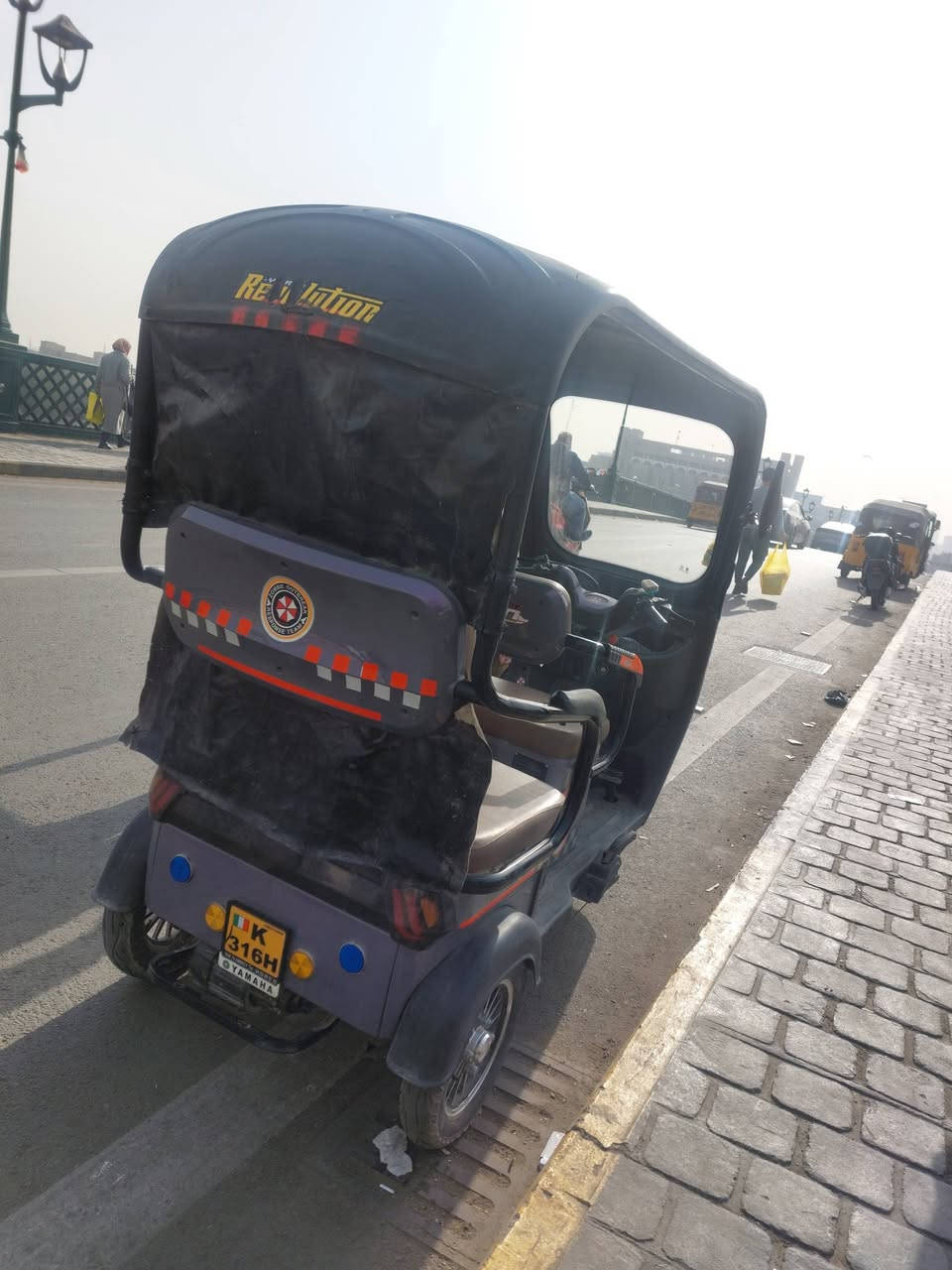 تكتك للبيع ٥ بطاريات ع الشحن موديل 2025 بشهر ل٦ تضيفه استعمال قليل للاستفسار ع الرقم *********** بغداد
