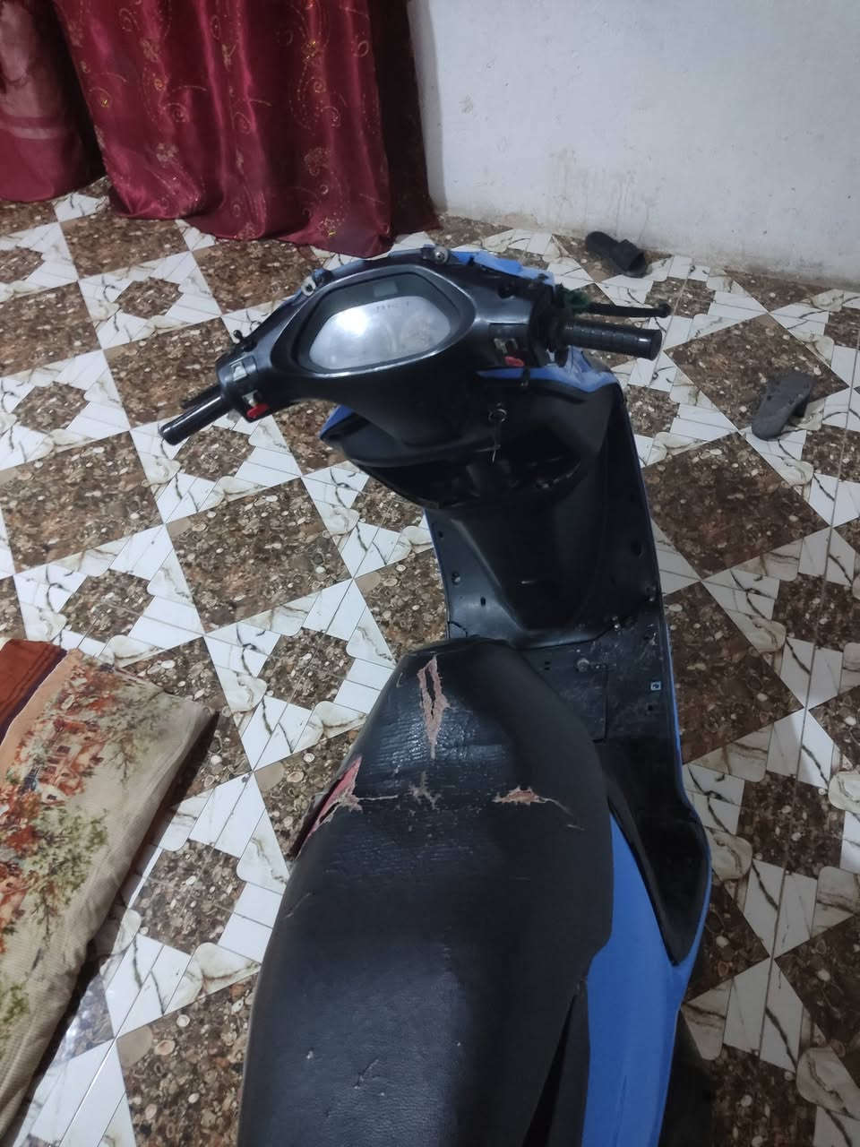 دراجه فراشه للبيع مفتوحه مره وحده كله شغال مابيه اي خلل تشتغل هندر عوزها باتري تشتغل سلف السعر 350 وبيها مجال /*********** الحيدريه خان النص عمود 500  العنوان الحيدريه خان النص مو تجي تسالني ع عنوان
