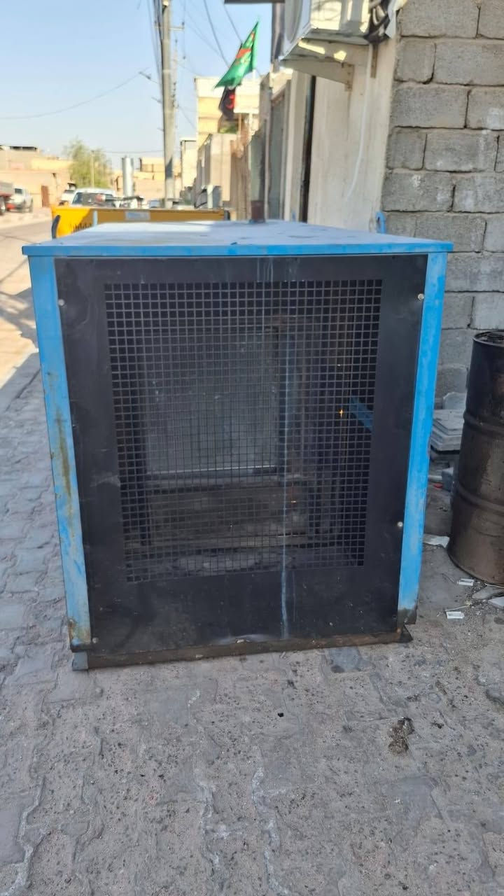 بيركنز انكليزي 33كيفي كاتم 95/100 شرط كفالة المكان البصره ***********
