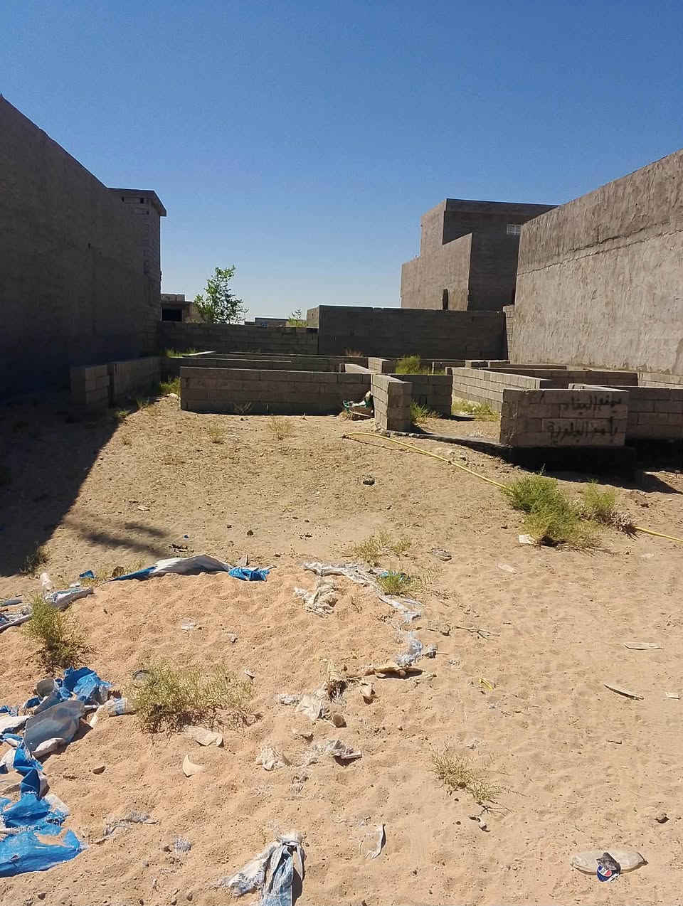 قطعة ارض للبيع المساحة 350 العنوان الخالدية حي الامين الاستفسار  ***********
