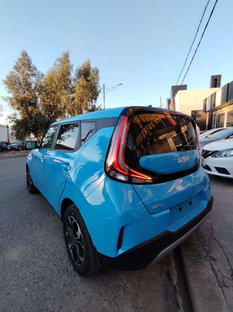 فول عدا البصمة 
رادار ميحيطي 
توقف ذاتي 
كاميرا دوارة 
فتحة 
تدفئة كشنات وستيرن 

٣ قطع صبغ فقط الباب مال سياق تبديل 
سياره صارلي شهرين من طببتها للعراق 
تحويل مباشر 
رقم للتواصل ***********
