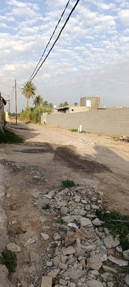 سلام عليكم قطعت أرض للبيع مساحه 200م. شارع 7 أمتار  سند 25 العنوان خلف المحكمه. ***********
