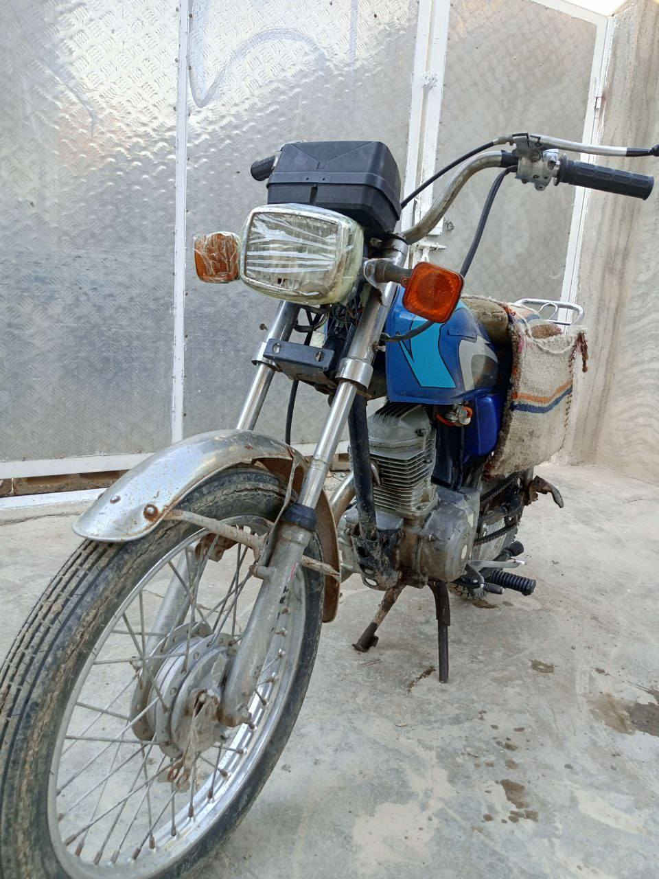 السلام وعليكم دراجه ايراني للبيع نامه موديل 15دراجه خير من الله نضيفه مكمله تجي تشغل  وتروح ااسعر 225 وبيها مجال حك الجيه مكاني بلدروز رقم ***********
