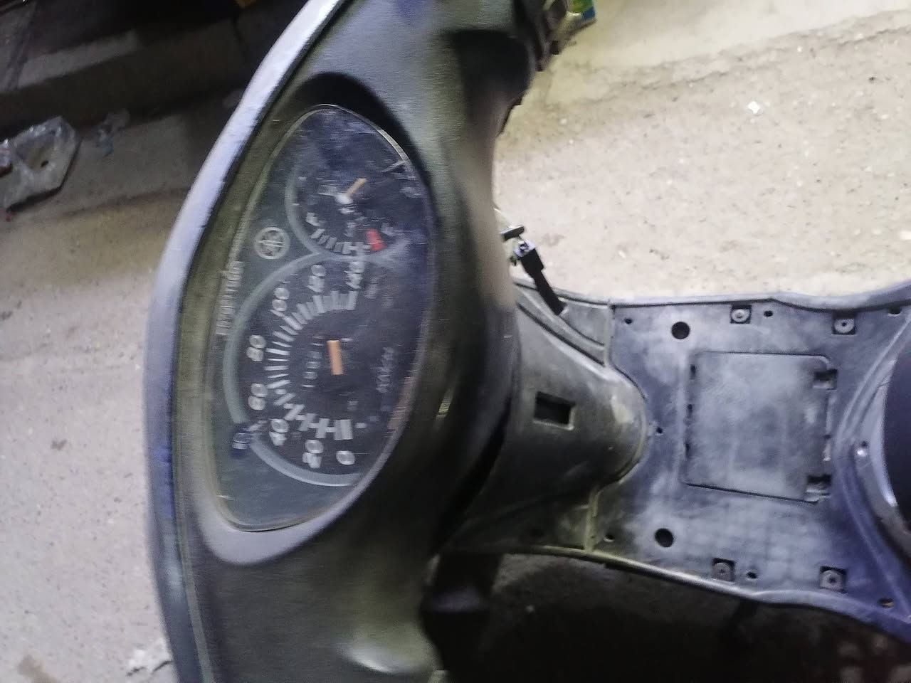 بريز لايت ناصي نكره سلف وهندر لاتبخير ولانضوح كهربائيات كلها شغاله بيها بس كلج خلفي السعر ٣٥٠ ***********
