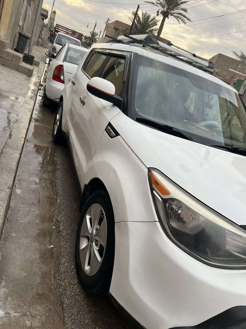 السلام عليكم 
كيا صول موديل 2015
محرك 1600 
 حادث امريكا باب خلفي فقط
وبالعراق صبغ جاملغ وباب اثر طخه بصيطه 
بدون دواخل  
تخم تاير 
فول تحكم 
رقم ديالى الجديد
وبيها بارد السونار موجود بالصور
السعر110 الف
السعر 110 الف
مكاني بغداد بوب الشام 
للاستفسار ***********
