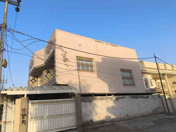 السلام عليكم من رخصت الادمن عندي بيت 125طابو صرف حي العسكري الضباظ درجه اوله كامل امكمل ***********
