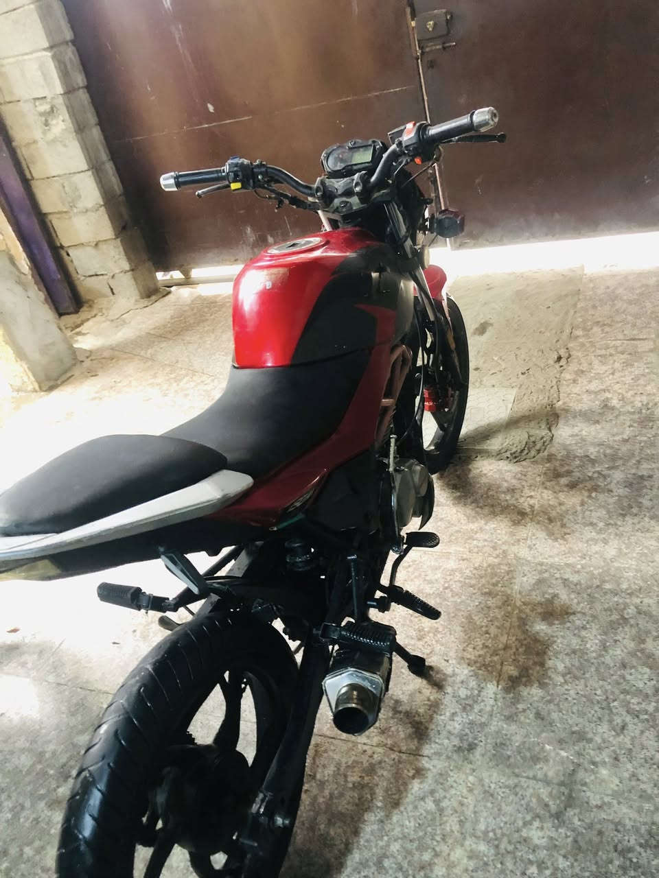 من رخص ابو ل كروب دراجه دالون احمره لبيع دراجه  لا تبخير وله تنقيص وخير من الله دراجه مابيه لي نقص كله تشتغل سلف هندر كهرباياتت كله تشتغل سعر ٩٠٠ وبيه مجال ل طيبين توصل خط واتساب ***********مكاني بغداد
