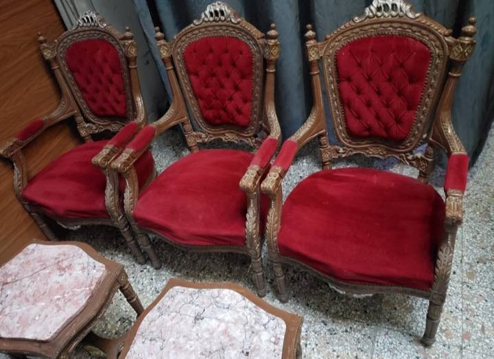 للبيع
غرفة ضيوف عبارة عن 6 كراسي و3 طاولات
خشب زان حفر يدوي وقماش مخمل تقيل
رخام الطاولات ايطالي
بسعر حلو ولقطة مناسب جدا للعيد واستقبال المحبين
0988553308


**إذا كنت صاحب هذا الإعلان وتريد حذفه لأي سبب، رجاءا أرسل رسالة إلى الدعم الفني**