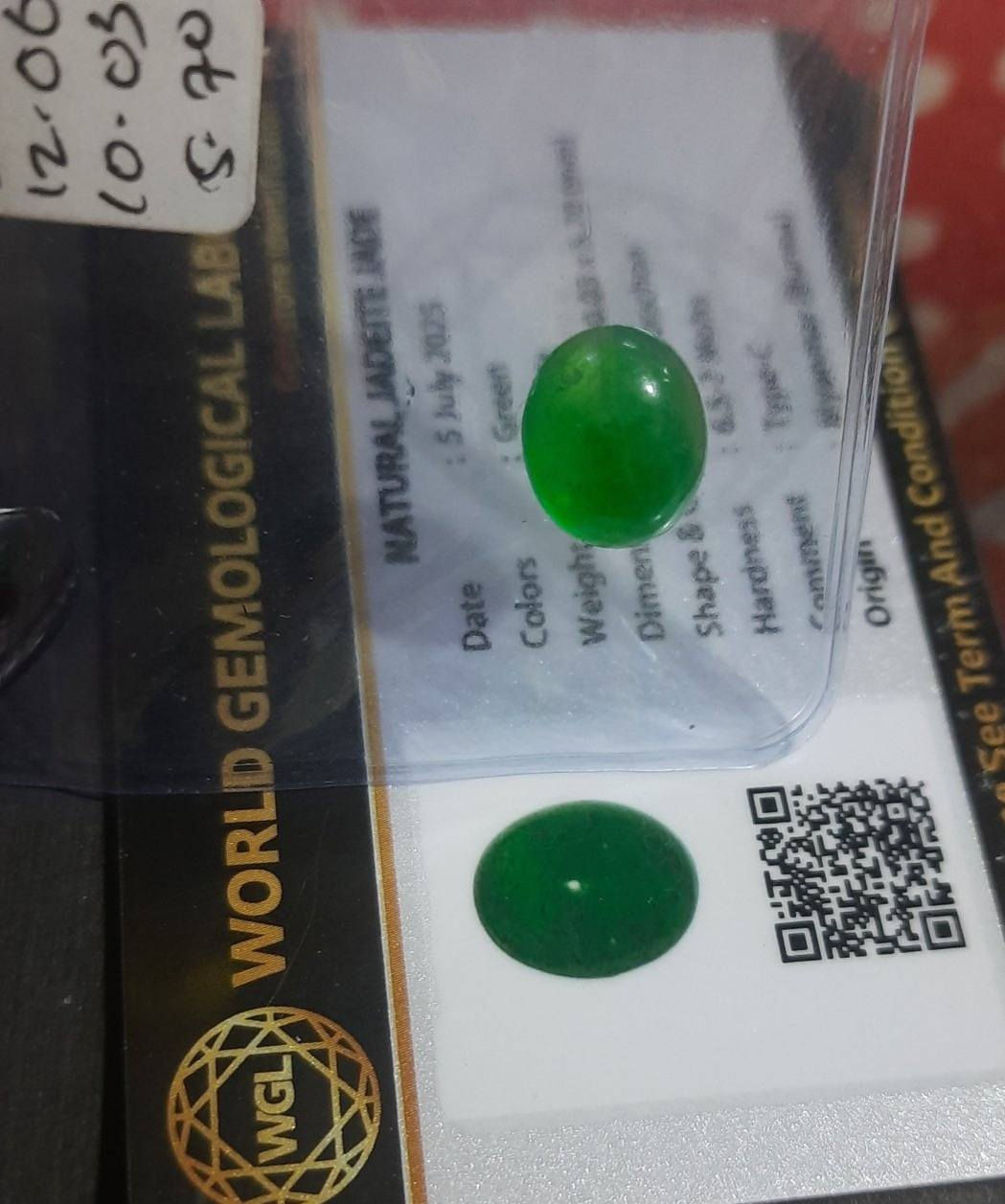 حجر جاديت البورمي (Jadeite) طبيعي أخضر اللون، موثق ببطاقة تعريف من مختبر الأحجار الكريمة العالمي (WGL).
يزن الحجر 6.47 قيراط ويأتي بقطع كابوشون بيضاوي (Oval Cabochon) بأبعاد تبلغ تقريبًا 12.00 × 10.03 × 5.70 ملم
حجر الجاديت المعروض موطنه الأصلي ميانمار (بورما)، وهو موثق بصلابة تبلغ 6.5-7 على مقياس موس


**إذا كنت صاحب هذا الإعلان وتريد حذفه لأي سبب، رجاءا أرسل رسالة إلى الدعم الفني**