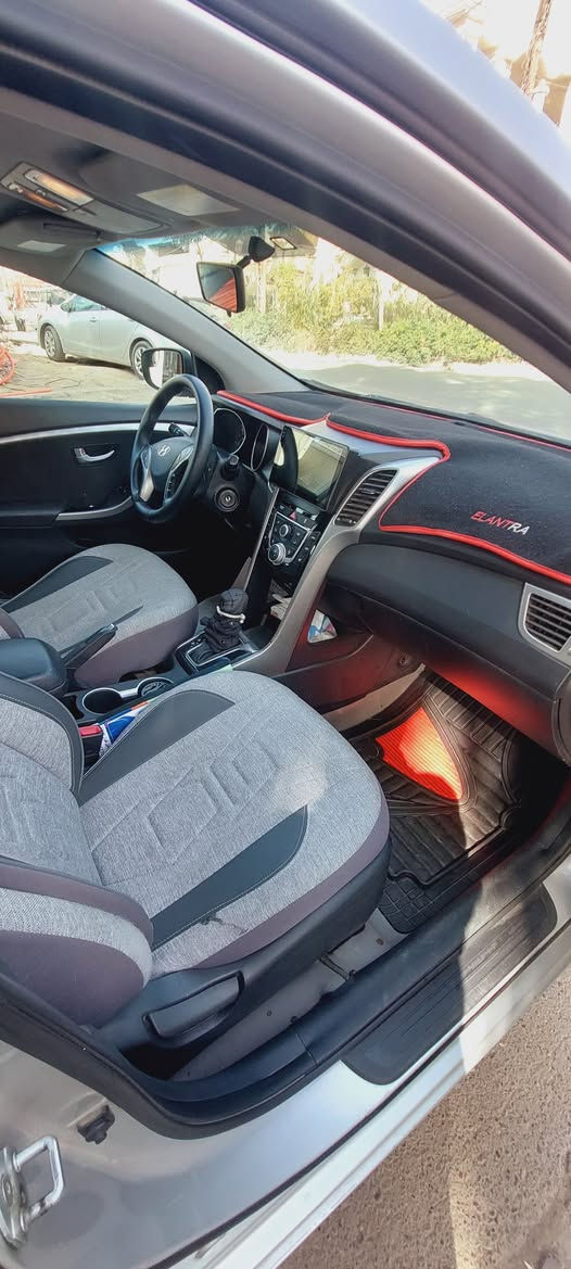 السلام عليكم من رخصة الادارة
النترا gt موديل 16
محرك 2000 GDI  ماشية 80 mi حادثهه بامريكا جاملغ جهة السايق مرفق مع الصور   ايرباكات سليمه 
بيهه خمسة قطع صبغ  يعني ابيع حزام سونار موجود
الداخل جدا نظيف صدر جديد 100/100 تبريد ثلج 
دبل A/C السياره كاملة وجاهزه  ومتصرف عليها أي شي
السعر87 ورقه وبيهه مجال العنوان الكراده الجادرية 
للاتصال ***********
