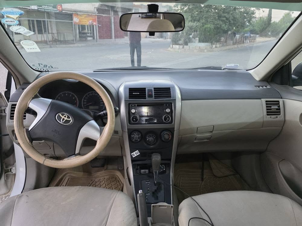 corolla 2008 
سپی بۆیاغ ئەستور 
مەکینە گەورە 
سەنەوی تا ٣١
تەبرید سارد و گەرم بەشەرت 
کۆدی بەنزینی هەیە
فەحسەکەیم داناوە
مەکینەی هەم سەرفی هەیە هەم دەنگی تیایە
لە چەمچەماڵم 
***********
*********** السليمانية, العراق
