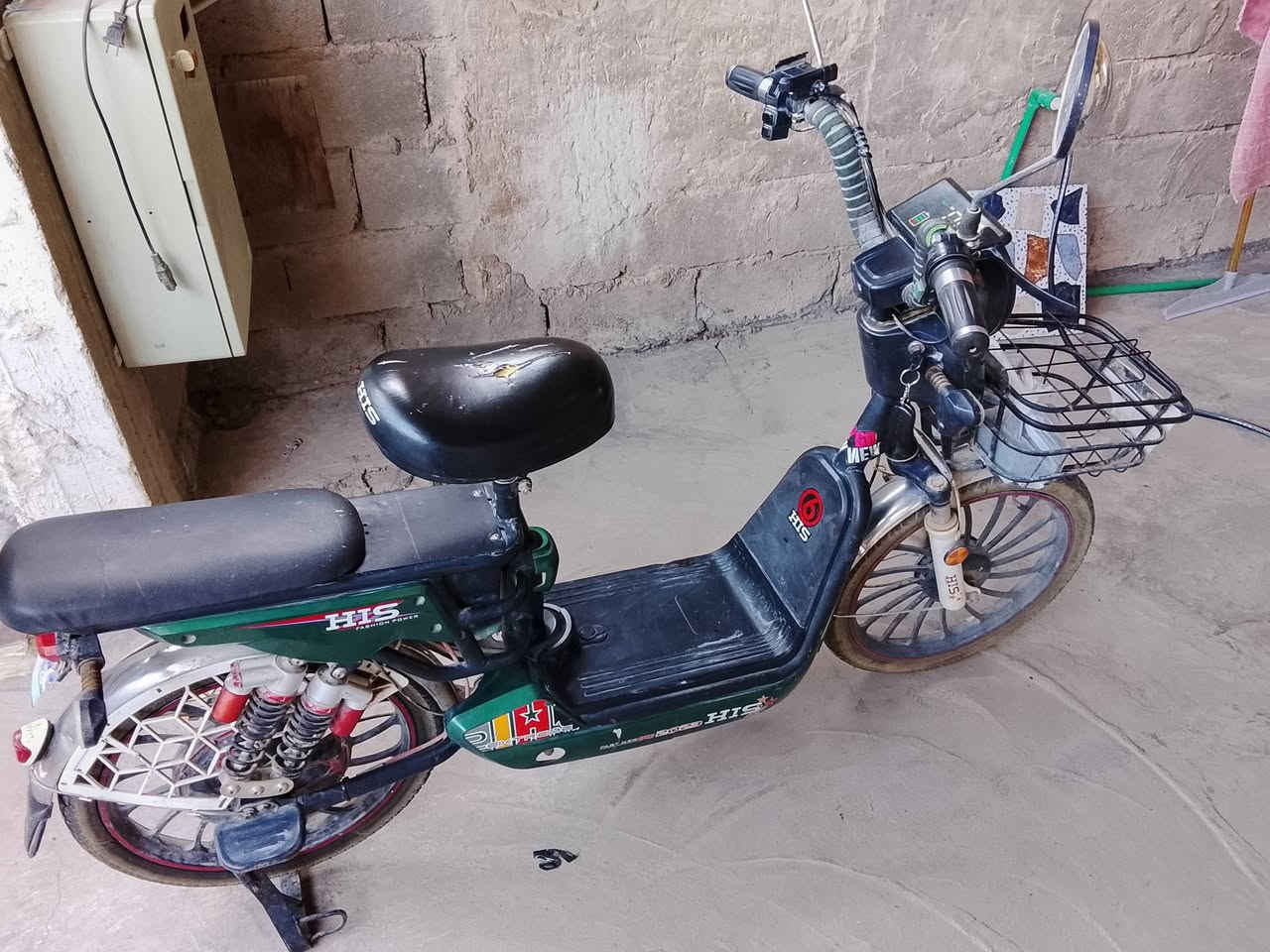 السلام عليكم دراجة شحن ٥باتري حجم ٢٠ بصمة مكان فلوجة السعر٢٥٠ هاتف ***********
