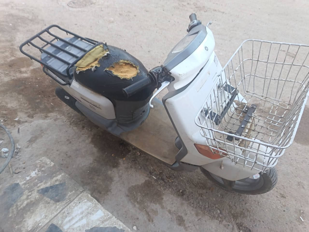 سلام عليكم دراجه بيكم للبيع نضيفه مكينه مكفوله نقصهه باتري ودشمه  سعر ٣٥٠ وبيهه مجال عنوان مدينه الصدر ***********
