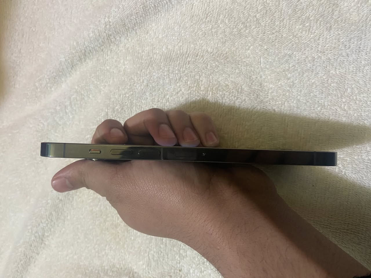 iPhone 13 Pro Max
ذاكرة :256

بطارية 88 شرط مامصعد بطارية  وتر بروف

تك شريحة

السعر 730 وبي مجال بسيط

للتواصل :*********** واتساب فقط
