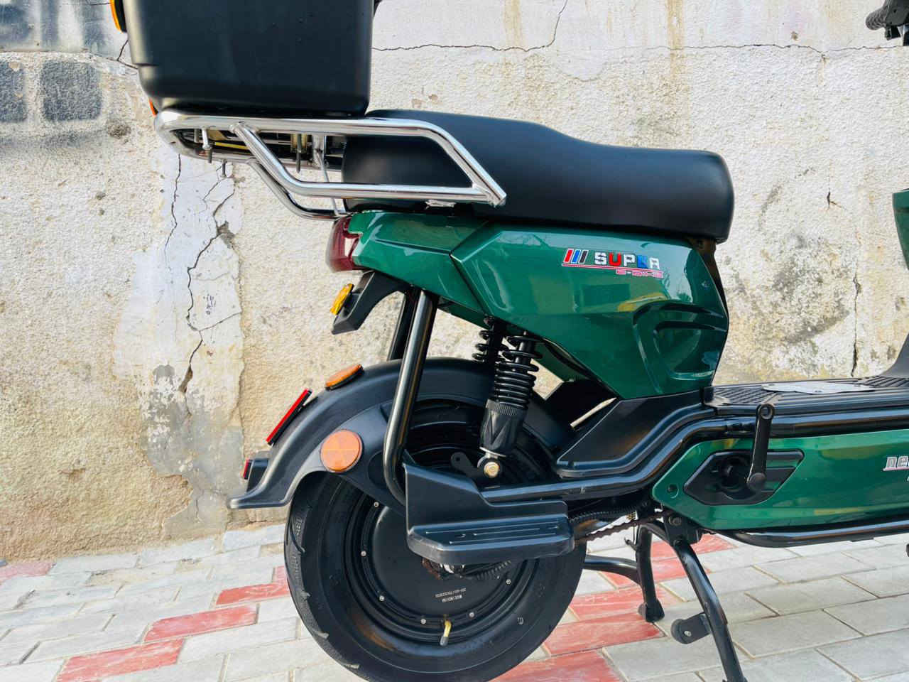 السلام عليكم 
للبيع دراجه شحن 5بطاريات كفائه جدا ممتازه وبحالة الوكاله 
استخدام اقل من شهر وكلشي شغال وممتاز
4سرعات لايت قوي بريكات دسكات خلفي وامامي مكاني كربلاء حي العسكري الطاقه
السعر 475 الف
للاستفسار خاص او اتصل افضل *********** كربلاء, العراق
