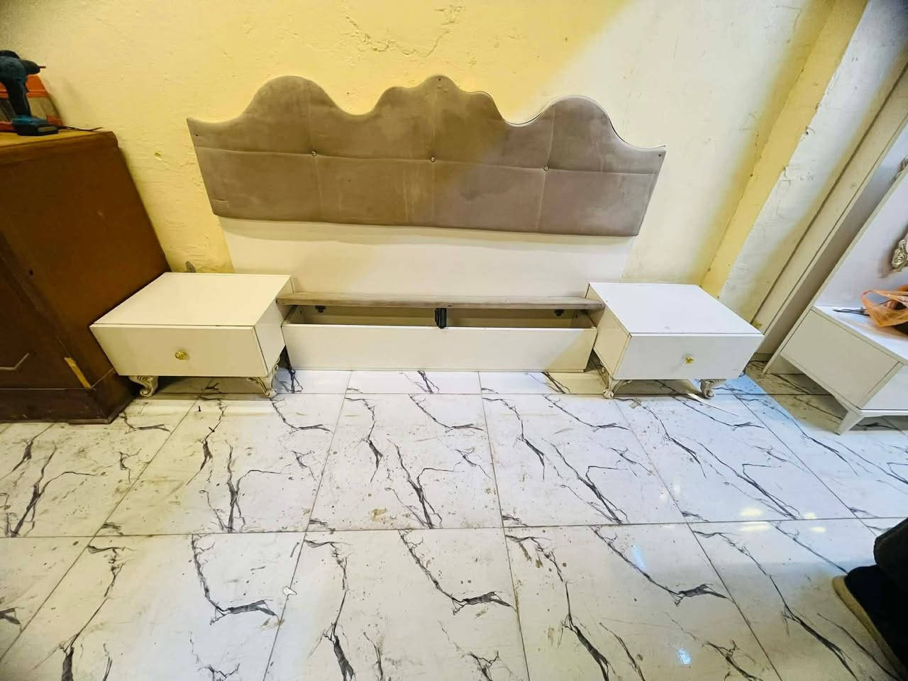 ✨غرفة تركيأمستخدمة موديل حديث كانتري 🚪7 قطع نظام أبواب⚡
+ طابوريه هديه🥳🛏 شـازلون مخـزن☑️
✨ نظافة 85/80💯
💵 السعر  / 575 قفل🔒
🚚 شد ونقل مجاني داخل بغداد〽️
📦 توصيل للمحافظات بأسعار رمزية💥
🏋️‍♂️تصعيد الغرفه حسب الاتفاق ☑️
@إشارة


**إذا كنت صاحب هذا الإعلان وتريد حذفه لأي سبب، رجاءا أرسل رسالة إلى الدعم الفني**