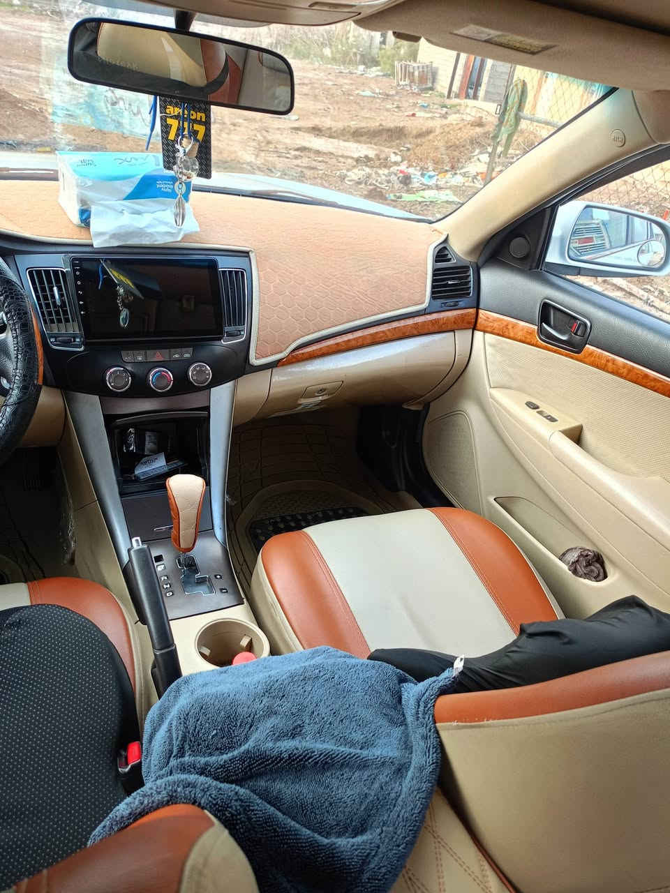 السلام عليكم لبيع سوناته مقدس 2009امريكي محرك 2400كير جديد تخم تاير تبريد شغال حداديه جديده السياره مكفوله رقم انكليزي ديالئ تحويل ثاني يوم السياره خير من الله  العنوان ميسان علي الشرقي  السعر 115بيها مجال قليل التصال ***********
