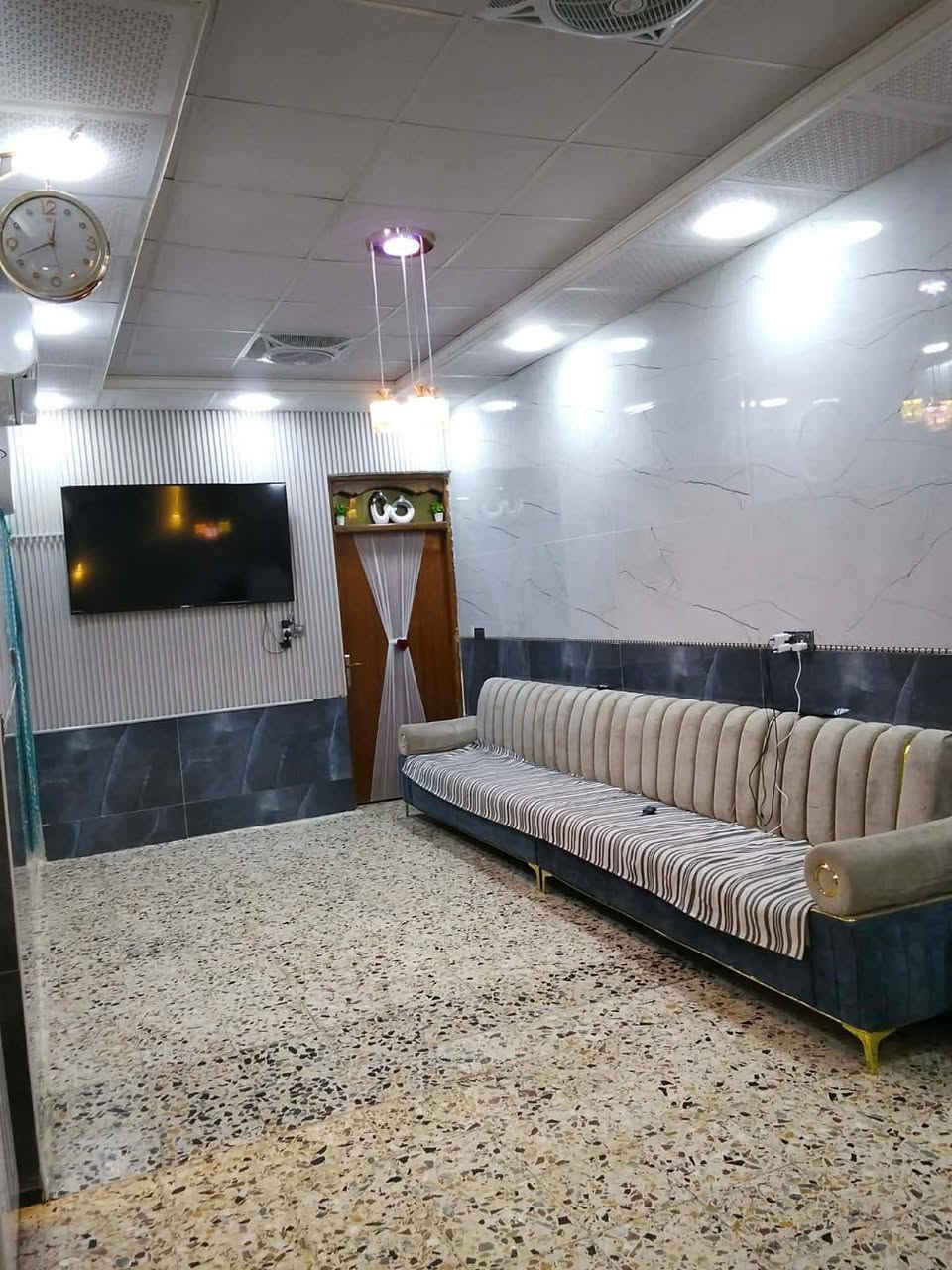 سلام عليكم 🪻🪻
 يقدم عالم العقار  دار للبيع مساحة١٠٠م 
موقع مميز جداً 
نجف مقابل قريه الغدير عمود ٢٦٠
طابو زراعي سند 25 إقرار محكمة 
بناء درجة اولى أساس وسقف كونكريت 
السعر ٤١ مع المجال 
للتواصل اتصل أو واتساب 
***********
***********

