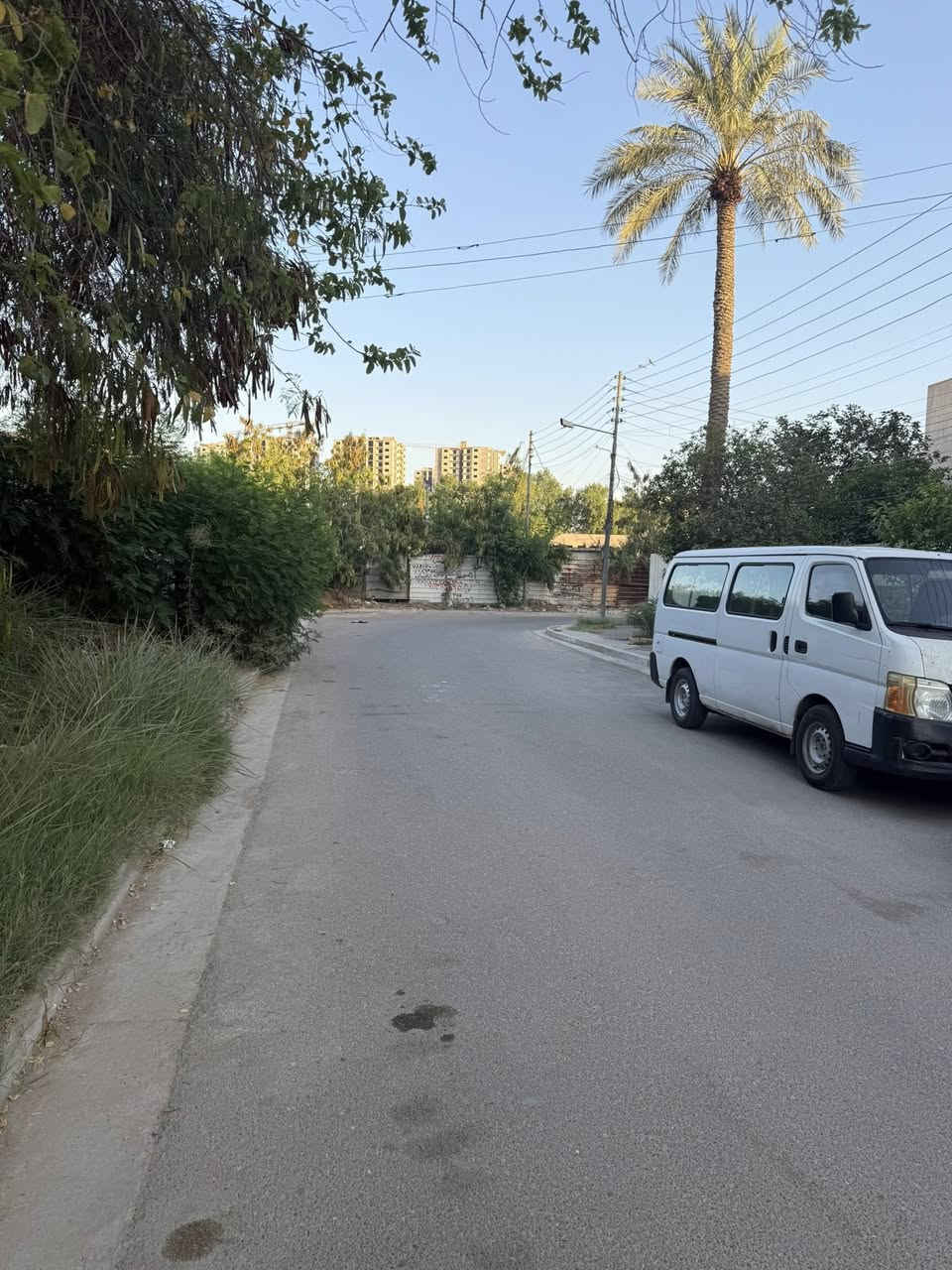 السلام عليكم جمعة مباركة   قطعه ارض للبيع في لاطباء مربع قلعه مساحة (228) واجة (8) نزال (28) سند مستقل مقابيلك تشجير مال مشتل موقع كلش حلو لاستفسار مكتب  ***********
