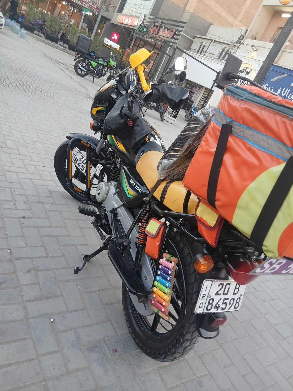 السلام عليكم بوكسر 21 بأسمي تحويل ثاني يوم وهزه بيها يعني مدوخ راسا حول بأسمك
اخت الزيرو  نضيفه كلش شلعه ومعدل خير من الله كهربايات سلف هندر فوول لايت زنون ماشيه 9 الاف
مكينه خلاص ما مفتوحه بلاديه دراجه
جيب وياك فيتر وافحص على راحه راحتك
السعر مليونين وبيها مجال بسيط
***********
