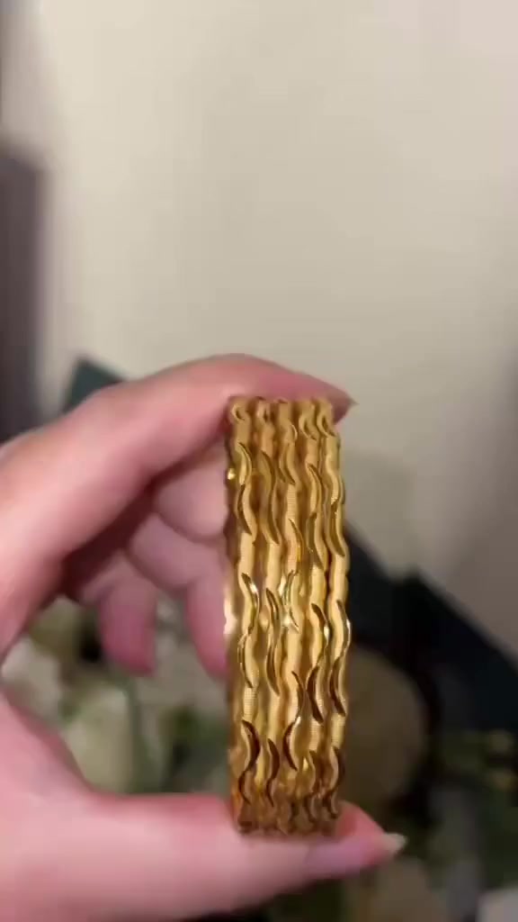 بريق الذهب لإطلالة ملكية ✨
تألقي بأجمل موديلات المعاضد التي تجمع بين الأصالة والحداثة بيج ترچاية يقدم لكِ هذه القطع المميزة بنقشاتها الدقيقة ولمعانها الذي يخطف الأنظار لتكوني دائماً الأبرز في كل جمعة ومناسبة
فخامة تليق بمعصمكِ وتكتمل بها كشختكِ
الحجز دايركت عبر رسائل الصفحة 💌
التوصيل متوفر لجميع محافظات العراق 🚚
#ترچاية
#معاضد_خليجية
#ذهب_عراقي
#أناقة_النساء
#توصيل_العراق


**إذا كنت صاحب هذا الإعلان وتريد حذفه لأي سبب، رجاءا أرسل رسالة إلى الدعم الفني**