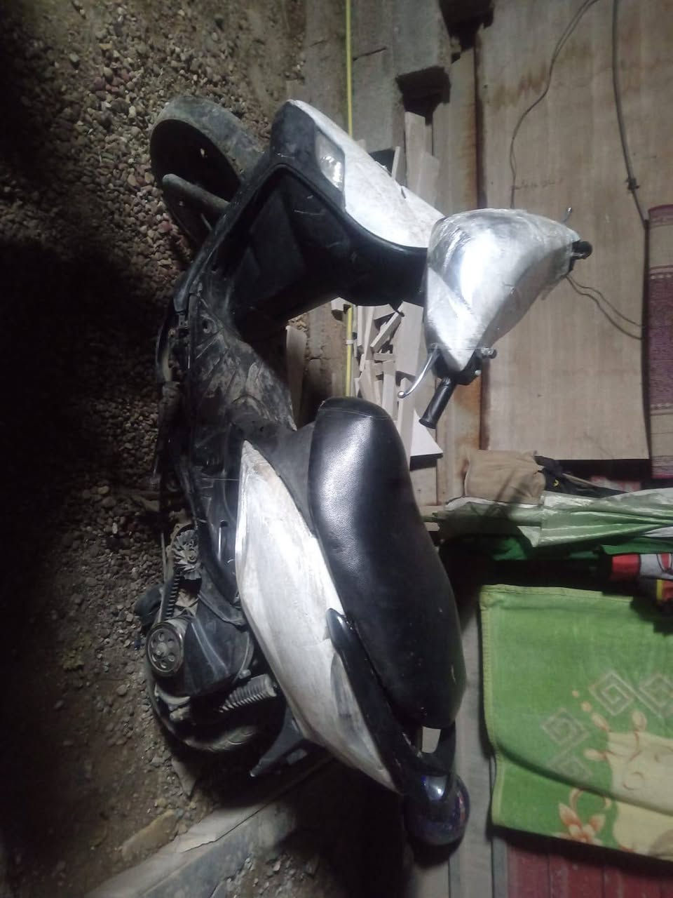 السلام عليكم دراجة ثعلب للبيع دراجة نقصهة بس باتري وصالنصة دراجة كهربائيات كلهة شغالة ومكينة ناعمة سعر250مكاني بغداد الشعلة متواجد خاص +‏‪***********‬‏ واتساب
