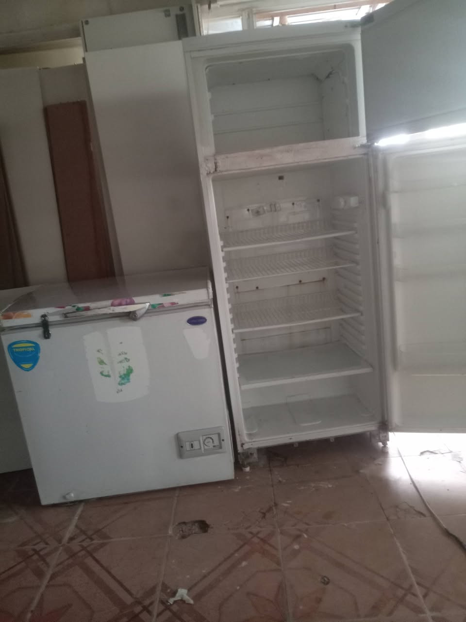 ثلاجات عدد ٢ كلش نصيفات اي عيب مابيهن
طباخ ٤ عيون كلش نضيف شغال
غساله ١٥ كيلو كلش نصيف شغال
مزاد مهدي خانقيني
خانقين محطه مجاور مركز شرطه ازادي
***********
