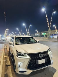 لكزز 2020بريم اصل  رقم بغداد  ماشيه 96الف  8سلندر 5700 شاشات خليفه  كش...