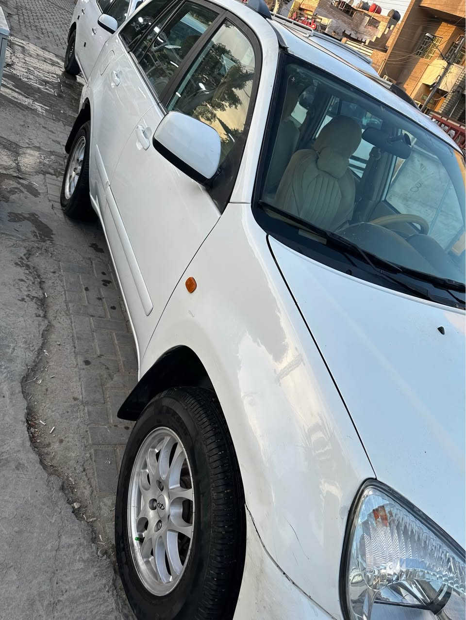 السلام عليكم تيكو 2012 رقم بغداد تحويل ثاني يوم سياره جاهزه كير محرك اطارات تبريد تدفئه كله تمام محرك 2000 وكير ميكانيك سياره بدون صبغ او ضربه ماشيه 143 الف تقريبا مكان السياره الكرخ الثانيه مقابل مدينه الالعاب السيديه السعر 58$ وهذا رقمي *********** بغداد, العراق
