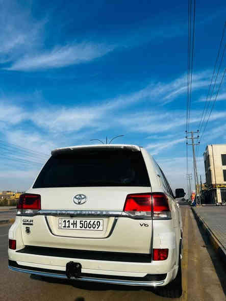 سلام عليكم حبايب لاندكروزر 2020 سياره جديده كلش بمعنى الكلمه ع وضع الشركه سياره ماشيه 75 الف رقم بغداد مكفوله من الصبغ والبارد والشخط السياره بسمي وتحويل مباشر السعر 585 يعني خمس دفاتر وخمسه وثمانين وبيهه مجال قليل الاستفسار الاتصال ع الرقم *********** عنوان واسط كوت
