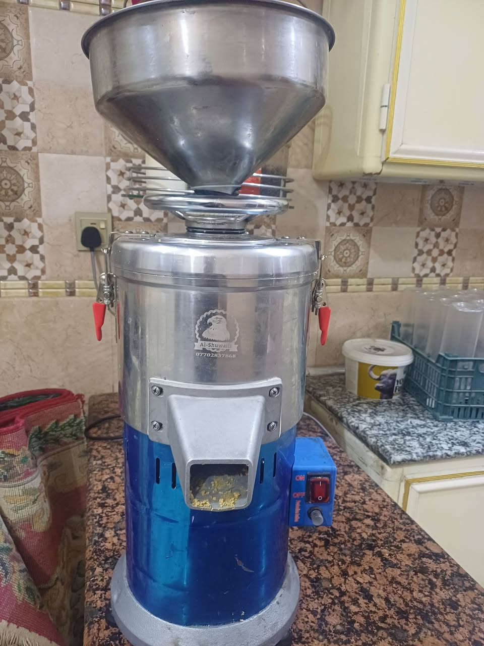 متوفره معصره راشي حجم 20 كيلو مستعمله 3 اشهر فقط
البصره قضاء المدينه 
***********
