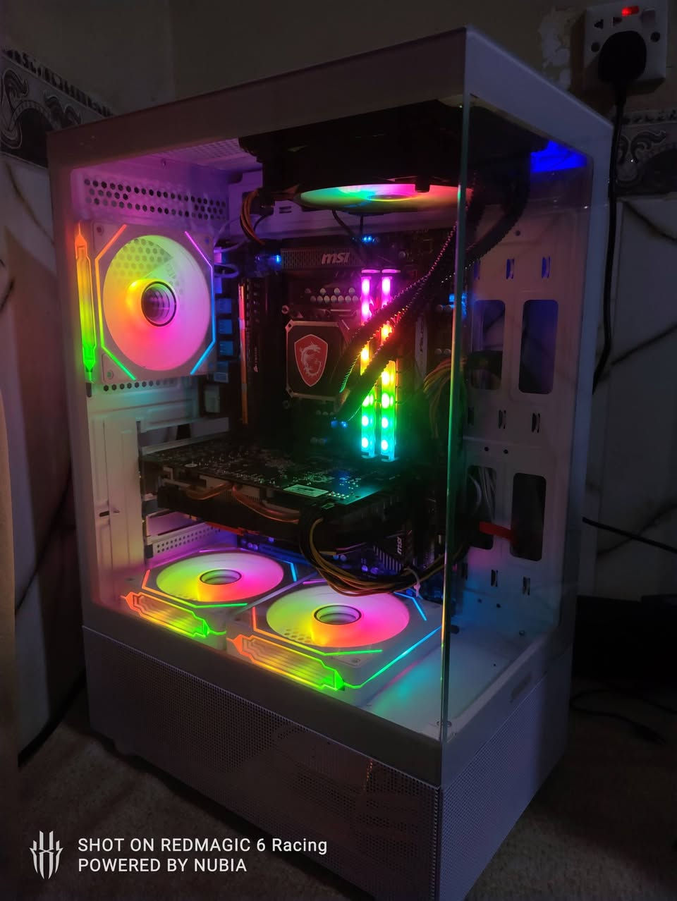 مكاني بغداد الدورة رقمي ***********
سعر 390 بي مجال 
كيس ماس زجاج ابيض جديد
Cooler msi liquid 120mm
I7 4820 k
Msi x79a atx wifi +oc+8ram slot +3pci
Ram 34g
Ssd 128 
Psu corsair
Gpu rx 580 8g axle
