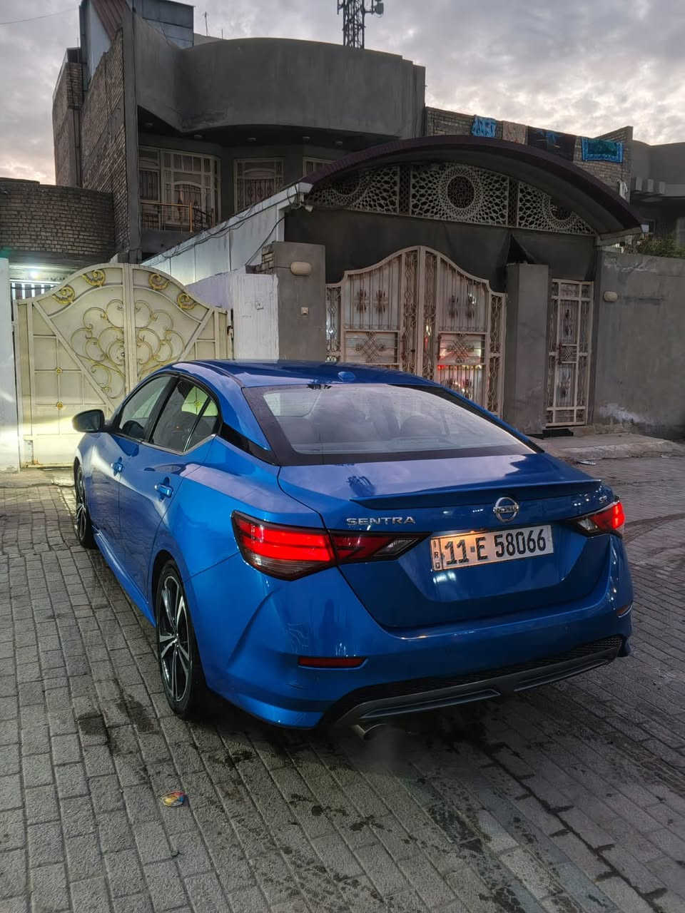 نيسان سنترا Nissan Sentra موديل2022 
مواصفات SV 
 بصمة-رادار جانبي-رادار امامي - كاميرا خلفية-حساسات خلفية
بريك طوارئ امامي وخلفي
نظام النقطة العمياء
كار بلي واندرويد اوتو
مكينة ٤سلندر حجم ٢.٠لتر
تبريدها ثلاجة
ماشية60الف كيلو 

ضرر السيارة  بس جاملغ السايق والباب مصبوغات انصبغن بل العراق حادثه بامريكه كلين  وايرباك كله سليم
رقم و سنوية جديدة رقم بغداد الدولي

السيارة كلش حلوة و نظيفة
مكفولة من كير و محرك وكهربائيات
بسعر (130$) ورقة و بيها مجال للطيبين
مكان السيارة بغداد

للاستفسار على الرقم 
***********
