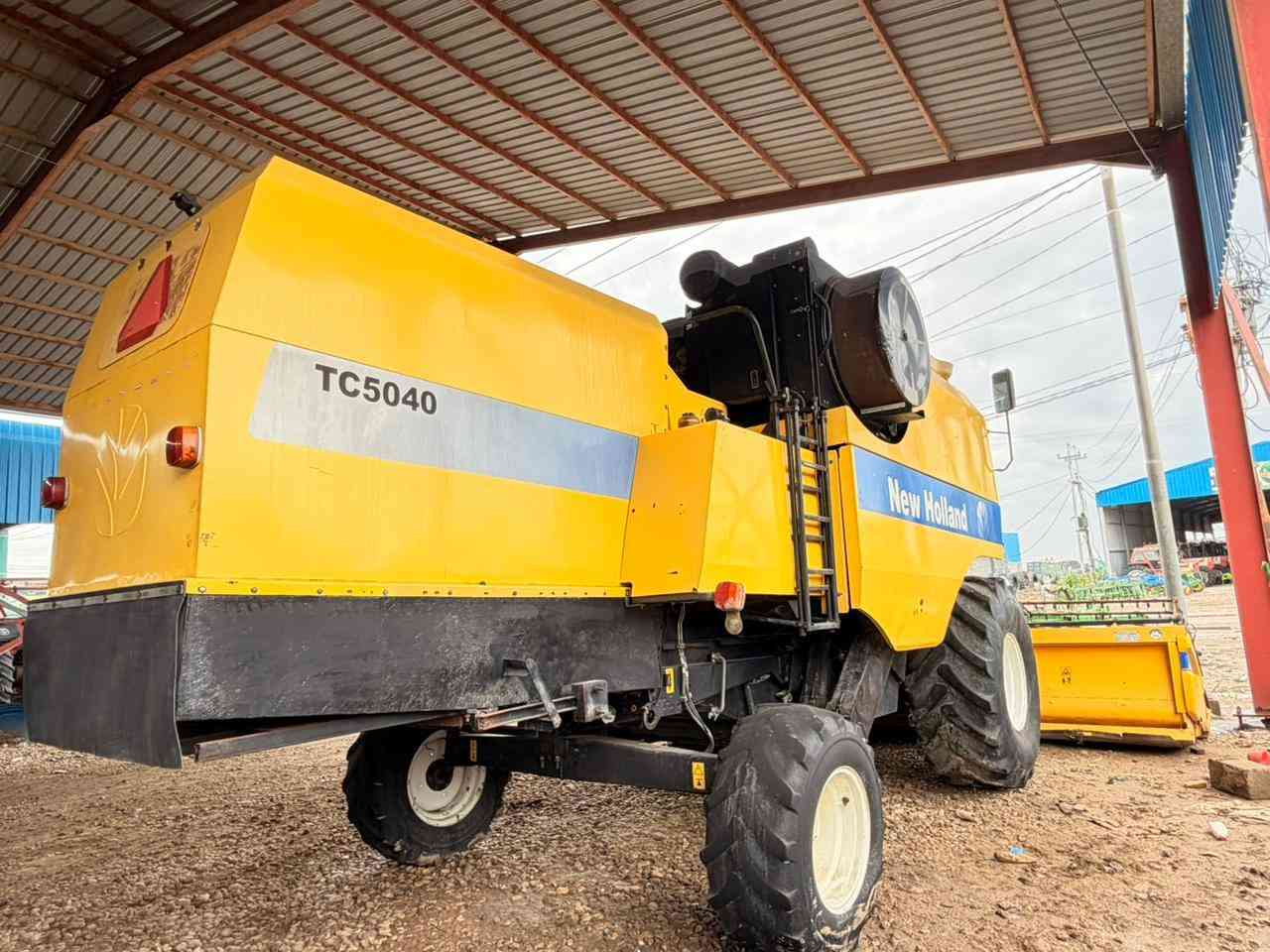 السلام عليكم
للبيع حاصوده نيوهلند. 5040

رقم واسط تحويل

موديل 2015

٤بلم. قايش

للاستفسار ((***********))

العنوان واسط قظاء الزبيدية
