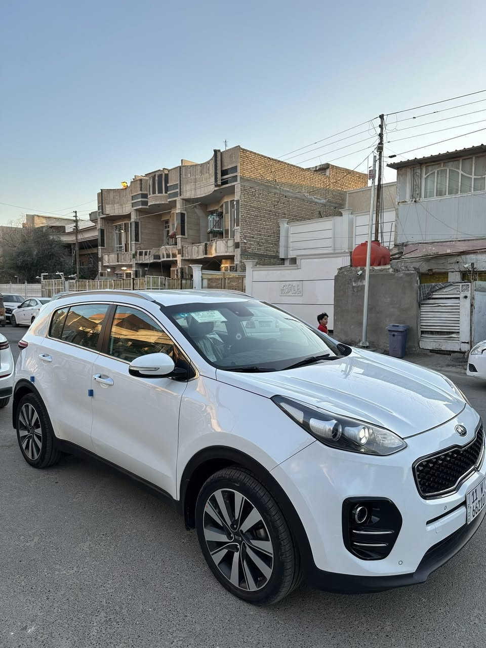 كيا سبورتج مديل 2017
بصمه كشن جلد حمصي   
حساسات امامي خلفي 
كشنات كهرباه سايد بريك دكمه
كامره و شاشه مري شفط  
وارد خليجي وكاله الدوليه ماشيه 90 كيلو 
سياره مكفوله بدون بارد و صبغ 
سعر 177
***********موقع السياره بغداد البنوك

