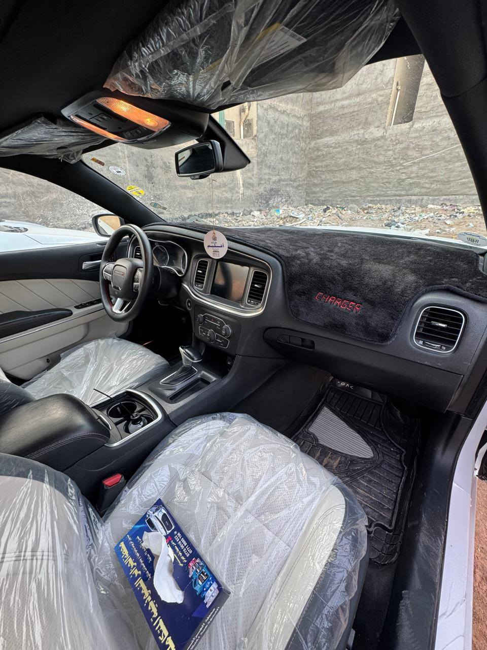 السلام عليكم جارجر 2018 sxt plus رقم اربيل الجديد وارد كندي كلين تايتل فوووووول مواصفات  داخل ابيض للأخير السيارة سونارها بالمنشور وفيديو توضيحي السعر ٢٤٥ وبيها مجال ***********
