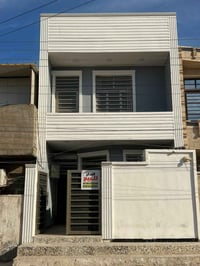 من  رخصة مدير الكروب  عندي بيت 100متر بوب الشام اسوار بغدادملك صرف زرا...