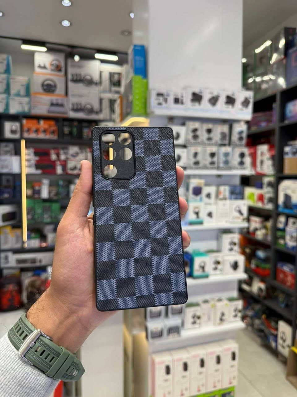 �🔥 حماية وأناقة لهاتفك بلمسة احترافية!

متوفر الآن كفرات REDMAGIC 11 Pro مع لاصق شاشة قوي حتى تحافظ على جهازك من الخدوش والصدمات 💪

وكذلك متوفر كفرات MagSafe المميزة
حتى تستفاد من الشحن المغناطيسي والإكسسوارات بسهولة ⚡️

المميزات:
🔹 كفرات حماية عالية الجودة
🔹 تصاميم أنيقة ومميزة
🔹 لاصق شاشة لحماية كاملة
🔹 كفرات MagSafe تدعم الشحن المغناطيسي

خلّي جهازك محمي ويظل شكله فخم دائمًا ✨

📩 للحجز مراسلة البيج
أو واتساب: *********** بغداد, العراق
