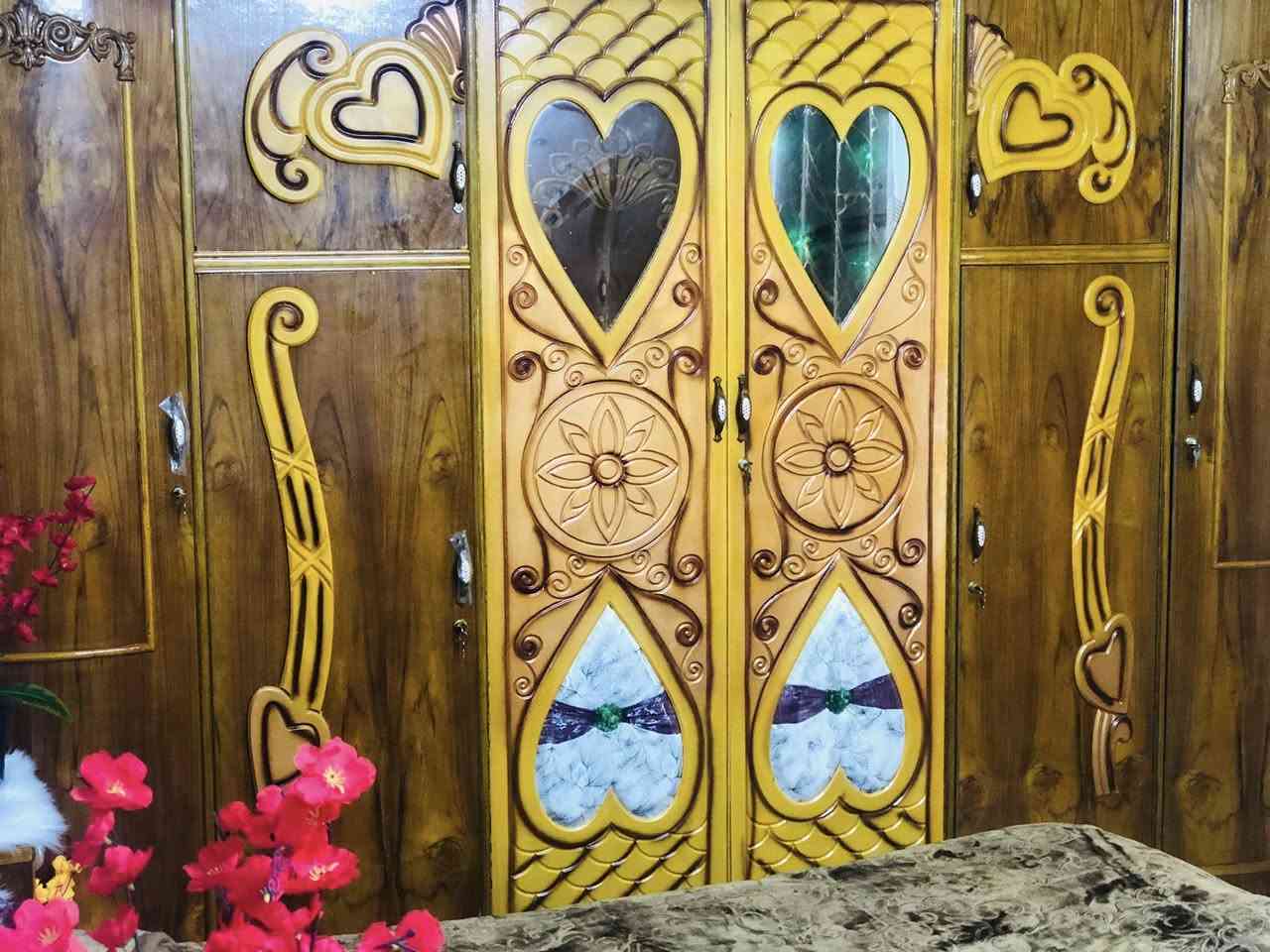 السلام عليكم غرفة نوم صاج مستخدمه شي قليل السعر 775وبيه مجال
***********
