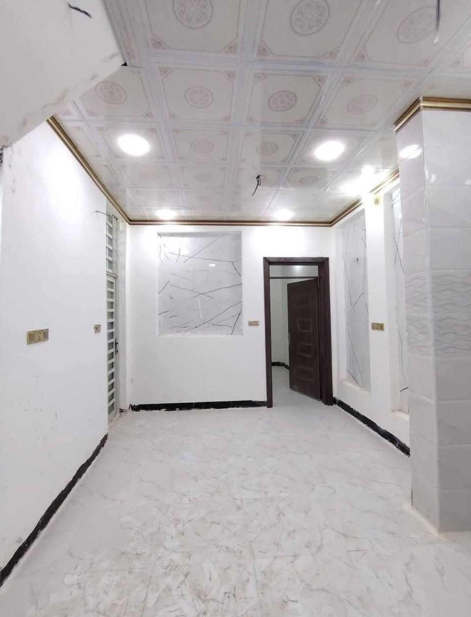 سلام عليكم
بيت للبيع النجف الاشرف شارع الصب
. السعر ٢٥ بالاقساط مقدمه ٥ ملايين
المساحة ٥٠ متر طابو زراعي سند ٢٥
للاستفسار الاتصال
***********
***********
